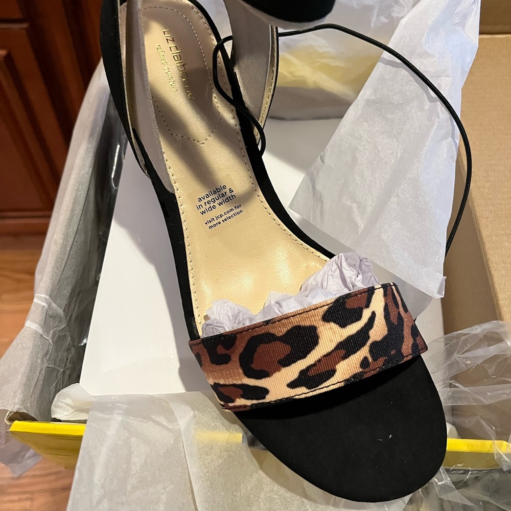NIB Womens heels